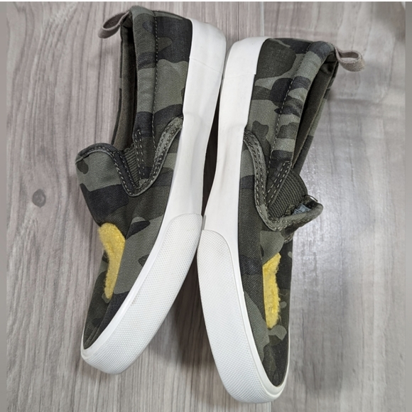 Gymboree SMILEY FACE Sneakers Girls Size 13 Camo Slip On - Picture 10 of 13